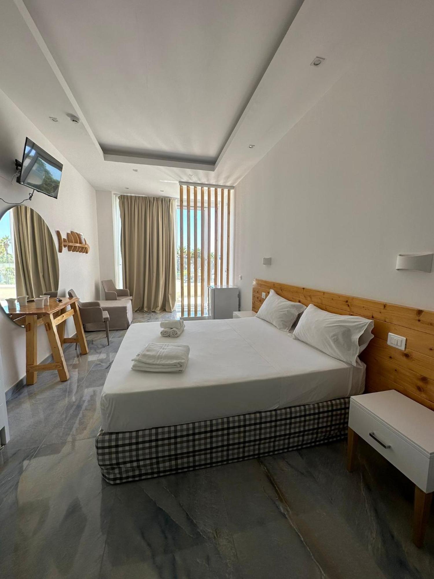 Jonium Hotel - Amazing Sea View And Swimming Pool プルサーノ エクステリア 写真